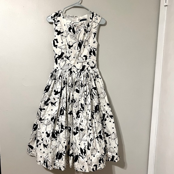 NWT Modcloth Fabulous Fit and Flare Midi Dress in White and Black Floral - Picture 2 of 7